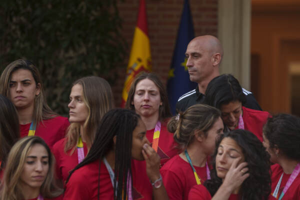 Madrid - Pedro Sanchez riceve la nazionale femminile di calcio della Spagna campione del mondo