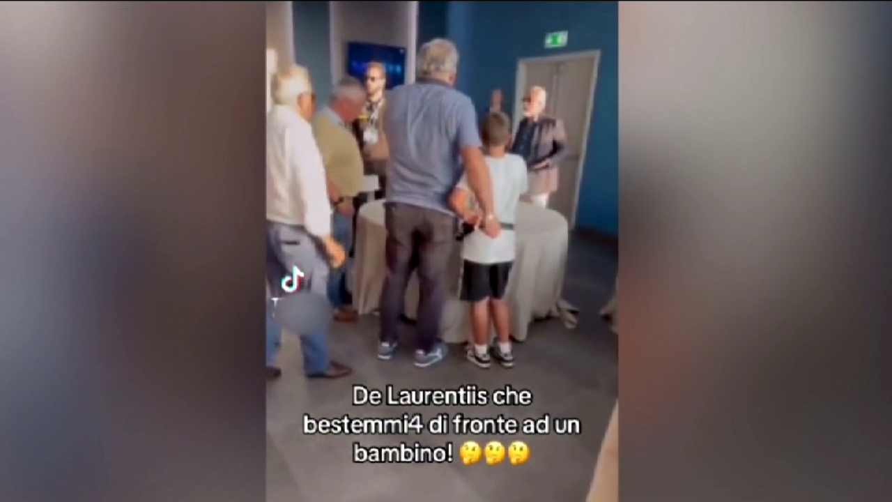 Napoli, De Laurentiis bestemmia davanti a un bambino - LaPresse