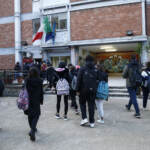 Scuola, in Italia il 22% dei giovani è senza diploma
