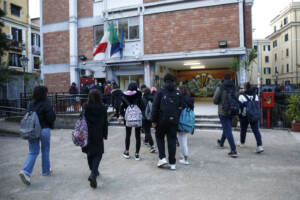 Scuola, docenti a Valditara: “Fallimento sperimentazione educazione civica”