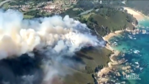 Spagna, vasto incendio sulla costa nord del Paese