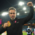 Spagna, ancora un caso nella Nazionale di calcio: ct tocca il seno ad assistente