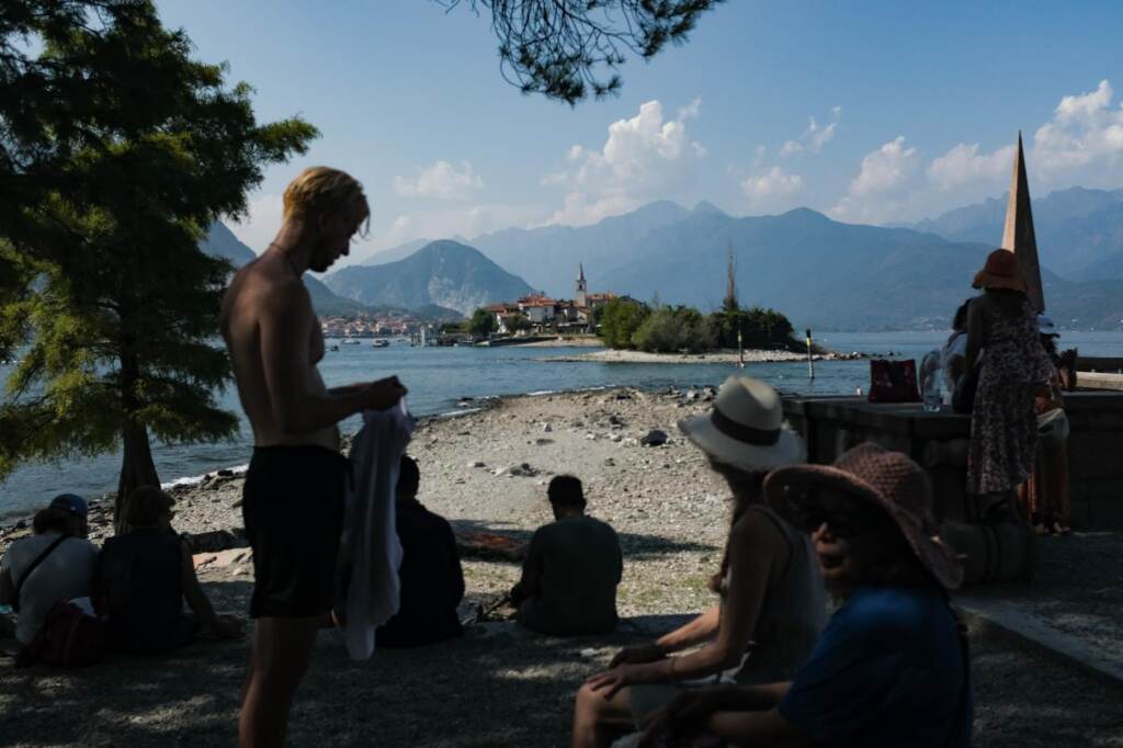 Galleria foto 'Lago Maggiore bassissimo tra siccità e problemi di regolazione dei livelli: le immagini' - foto 8