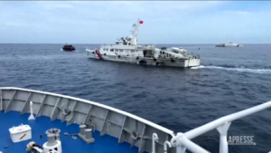 Cina, la Guardia Costiera blocca due navi filippine al largo della costa