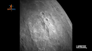 Sonda India sulla Luna, le immagini della superficie lunare