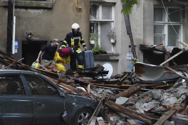 Ucraina, droni russi attaccano scuola a Sumy: 4 morti