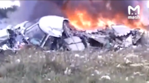 Prigozhin, i resti dell’aereo caduto in fiamme