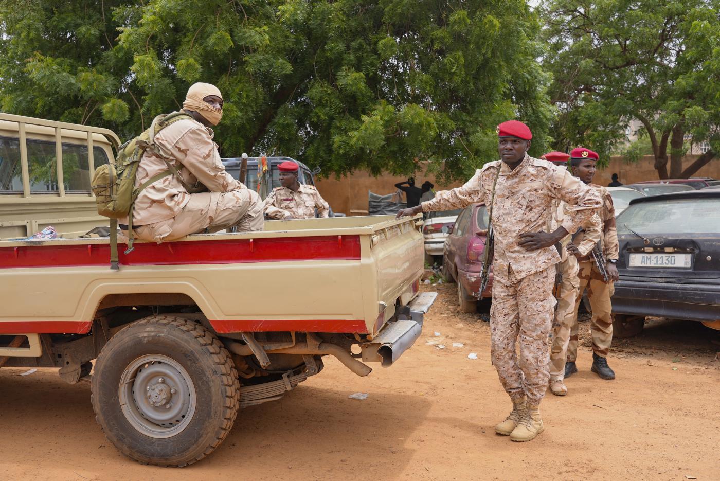 Niger, giunta espelle ambasciatore Francia. Parigi: “No autorità”