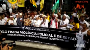 Brasile, la protesta contro la violenza razzista della polizia