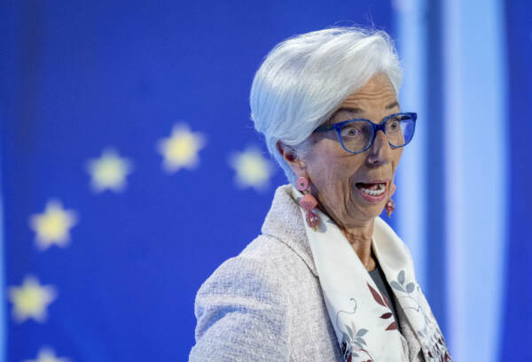 Lagarde a leader Ue: “Presto per cantare vittoria su inflazione”