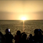 SpaceX, centinaia di persone assistono al lancio della capsula Dragon