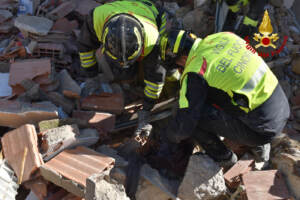 Agrigento, palazzina crolla dopo esplosione per fuga di gas a Ravanusa