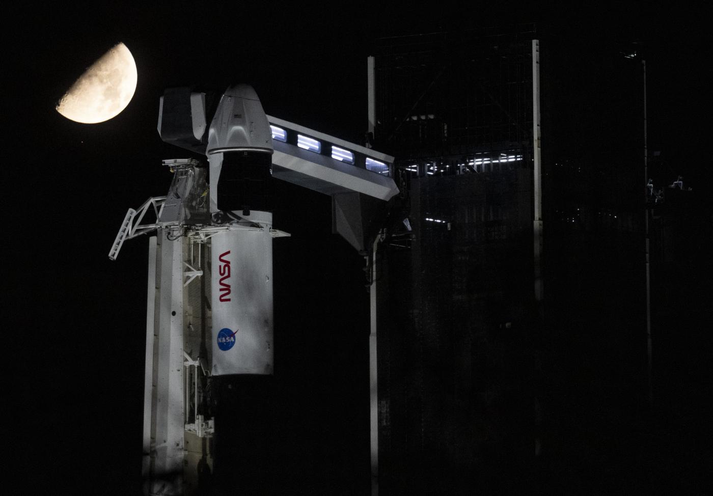 Spazio, navetta Dragon si è agganciata a Iss