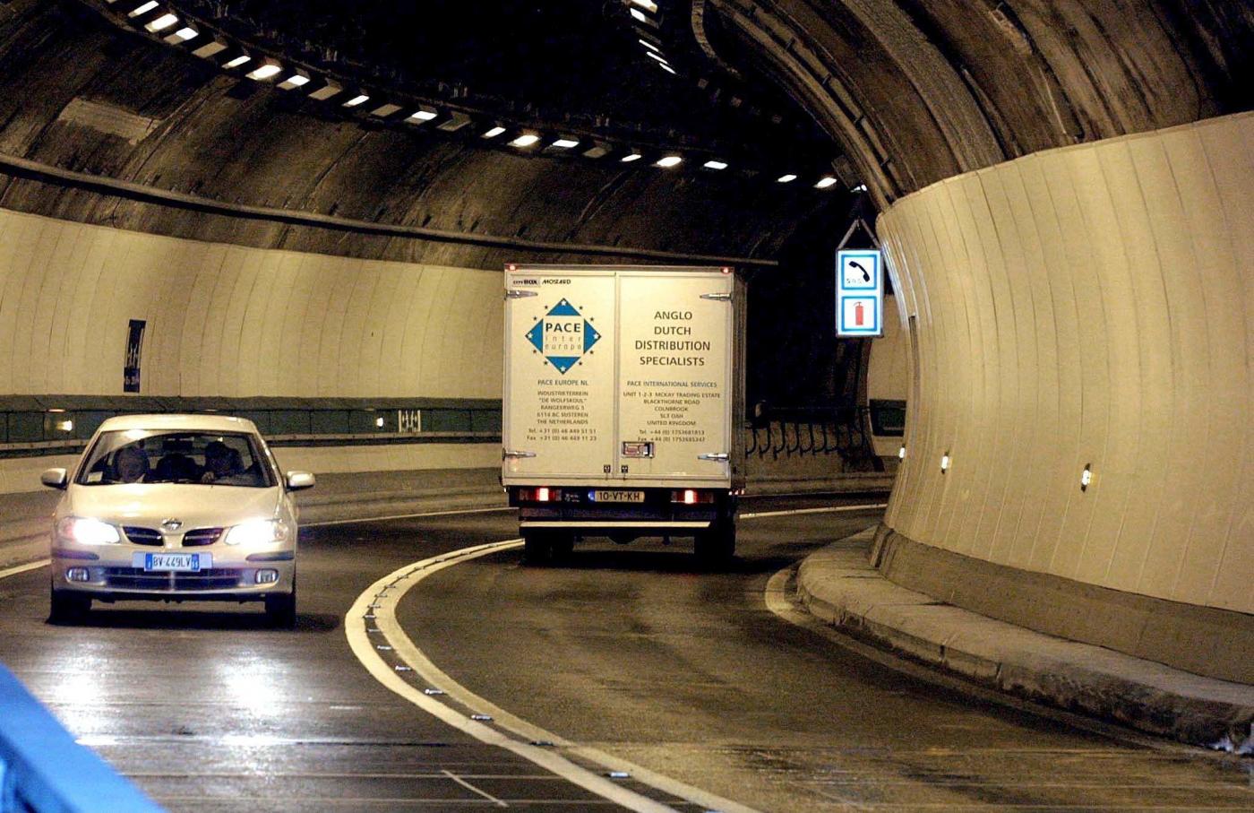 Traforo Monte Bianco, chiuso per 15 settimane da settembre a dicembre