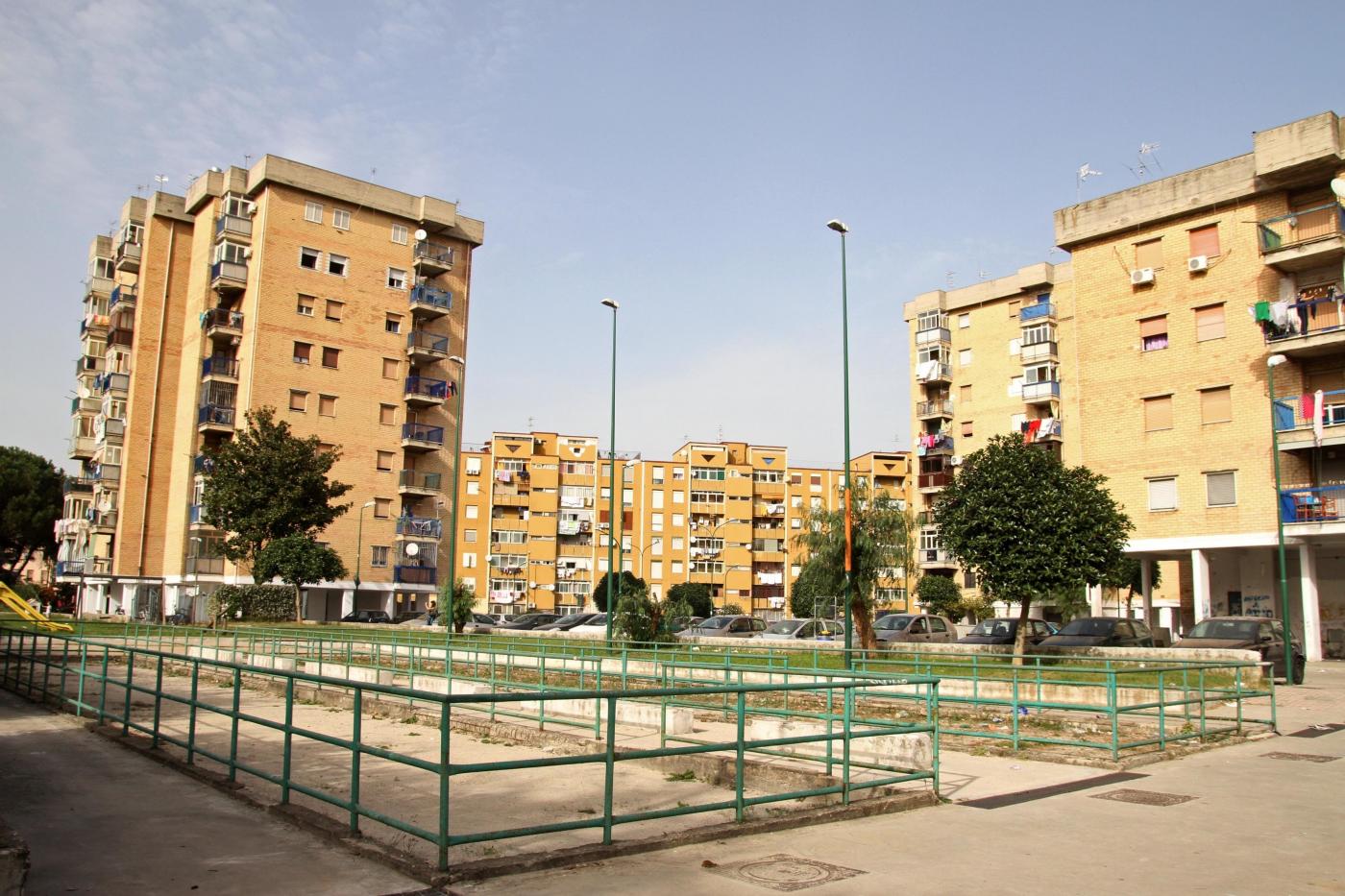 Stupro Caivano, famiglia vittime a Meloni: “Ci aiuti a lasciare Parco Verde”