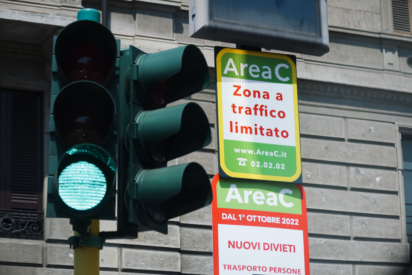 Ztl Milano, le nuove regole: ticket Area C passa a 7,50 euro