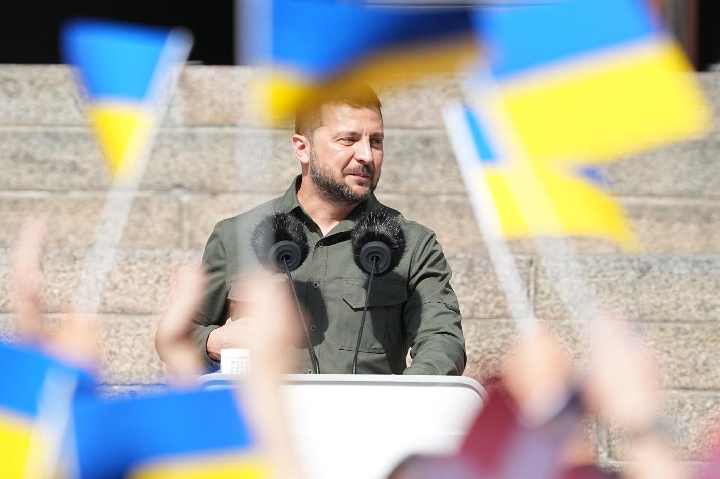 Ucraina, Zelensky apre a soluzione politica in Crimea Ucraina, Zelensky apre a soluzione politica in Crimea