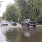 Nubifragio su Milano, strade allagate e traffico in tilt