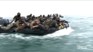 Sud Corea, esercitazioni militari con Usa simulano sbarco in spiaggia