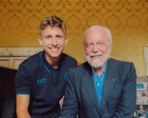 Calciomercato, colpo Napoli: ufficiale l’arrivo di Lindstrøm dall’Eintracht