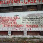 Milano, sgombero ex bagni di via Esterle in corso