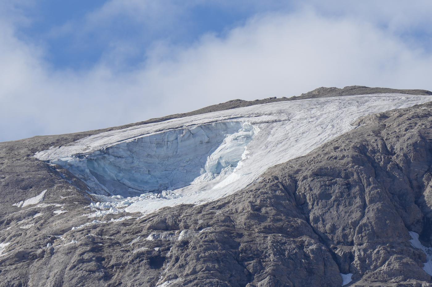 Clima, ghiacciaio Marmolada in situazione drammatica