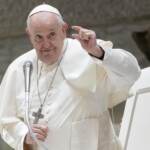 Clima, Papa Francesco: “Schierarsi a fianco delle vittime”