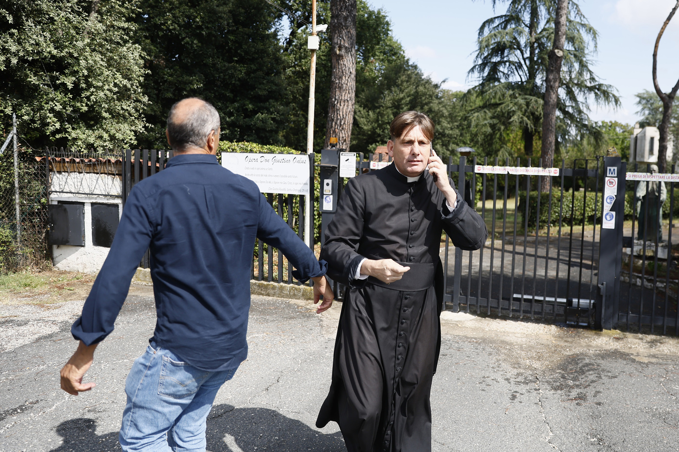 Don Coluccia, il prete antimafia aggredito: “Sto bene, sono illeso”