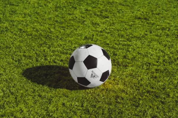 Chieti, 12enne colpito da fulmine mentre gioca a calcio: grave