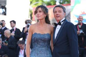 Venezia 80, Renzi e la moglie Landini sul red carpet