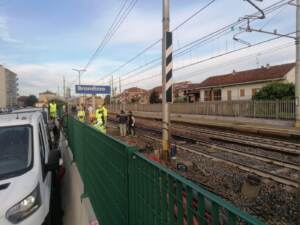Treno travolge operai al lavoro a Brandizzo nel Torinese - 5 morti