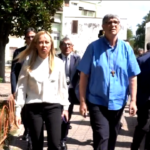 Stupro Caivano, Meloni a Parco Verde accolta da don Patriciello