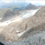Ghiacciaio Marmolada, la situazione è drammatica: le immagini aeree