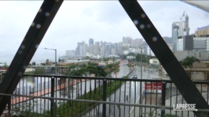 Hong Kong, sempre più vicino il tifone Saola