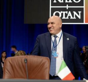 Caso Vannacci, Crosetto: “Il Generale ha chiesto di fare rapporto, lo riceverò”