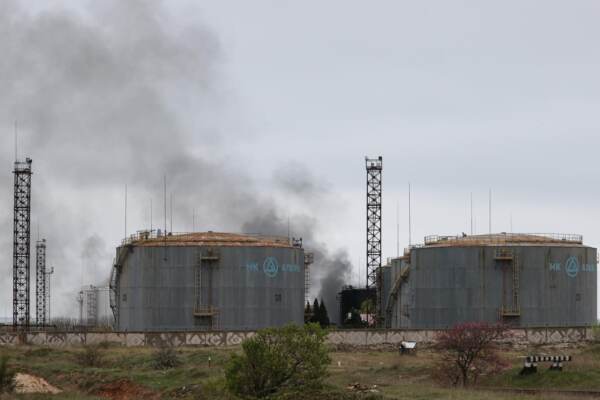 Guerra Ucraina Russia - Attacco con droni a Sebastopoli: colpito deposito di carburante