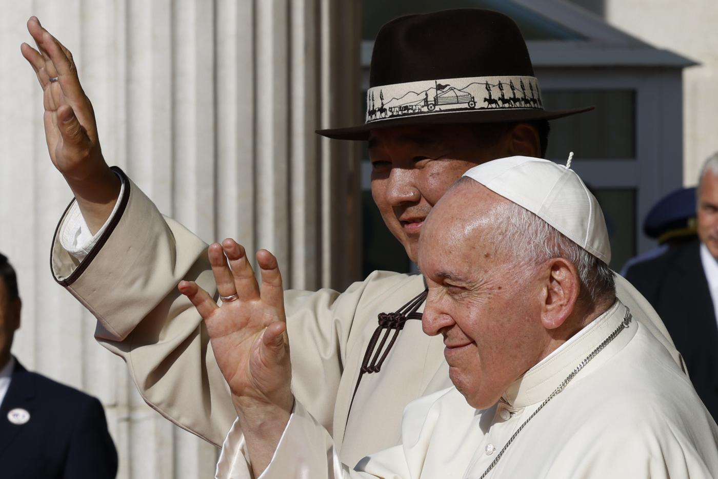 Papa: “Fondamentalismo religioso compromette la pace”