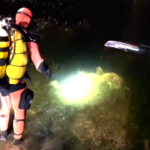 Arezzo, auto nel lago: sommozzatori al lavoro per il recupero