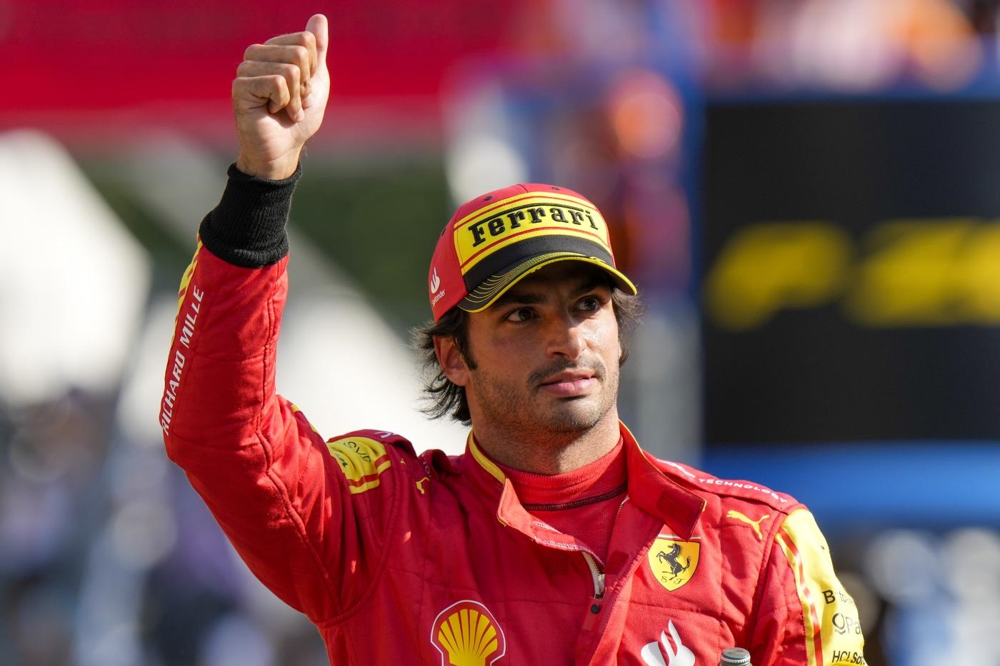 F1, Carlos Sainz rapinato dell’orologio a Milano: 3 arresti