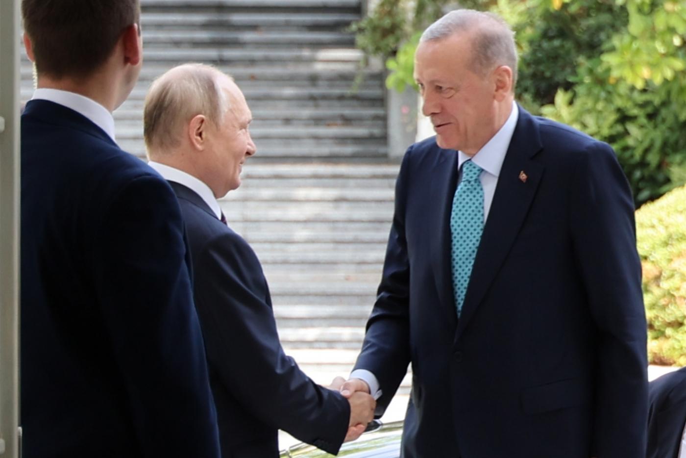 Ucraina, Putin e Erdogan trattano sul grano