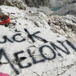 Trentino, scritta ingiuriosa contro la premier Meloni a 3mila metri d’altezza