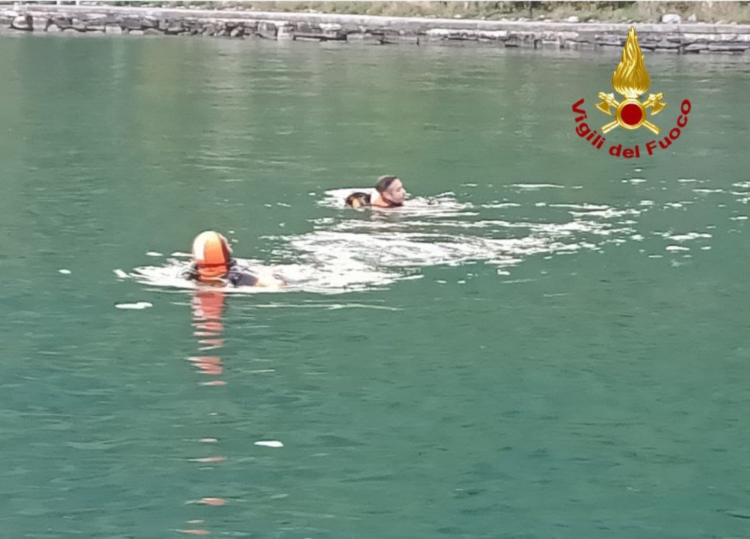 Lago Maggiore, turista tedesca morta dopo essersi tuffata Lago Maggiore, turista tedesca morta dopo essersi tuffata