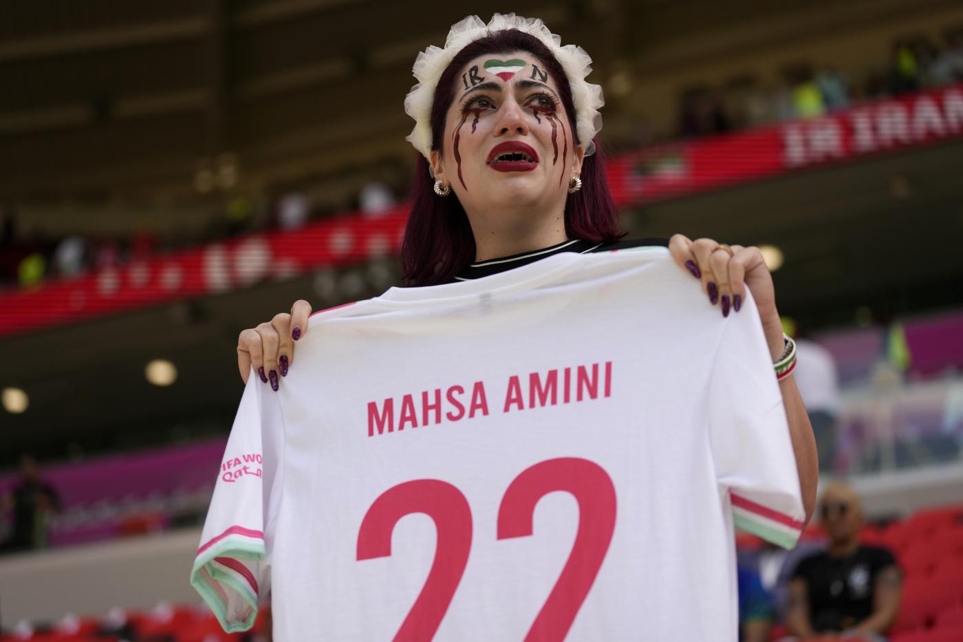 Iran, arrestato zio di Mahsa Amini