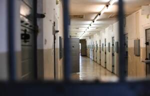 Salerno, droga in carcere: arrestato agente Polizia penitenziaria