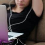 Cdm, al vaglio norme su limitazioni accesso al porno per minori