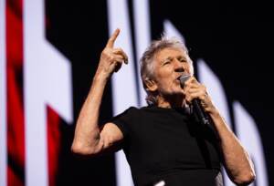 L'icona dei Pink Floyd Roger Waters si esibisce allo Ziggo Dome ad Amsterdam