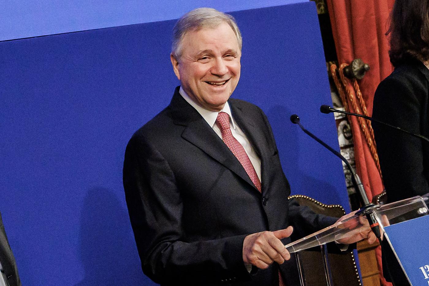 Bce, Visco: “Vicini a fermare gli aumenti dei tassi” Bce, Visco: “Vicini a fermare gli aumenti dei tassi”