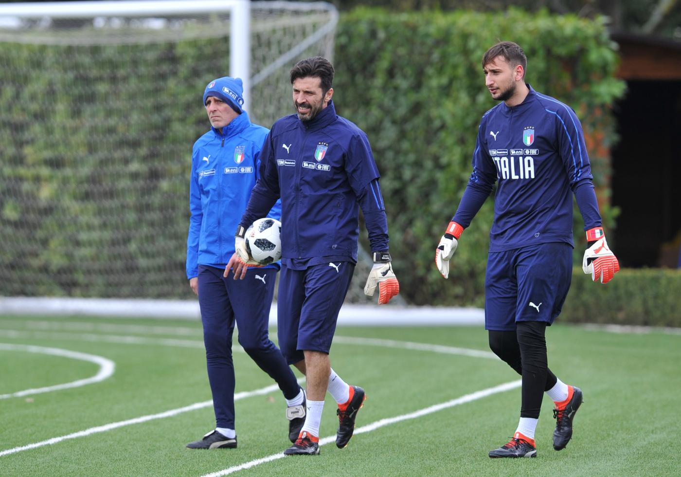 Nazionale, a Coverciano faccia a faccia Donnarumma-Buffon