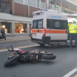 Milano, ragazza travolta da moto: gravissima