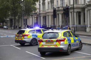Londra, soldato sospettato di terrorismo evade: caccia all’uomo